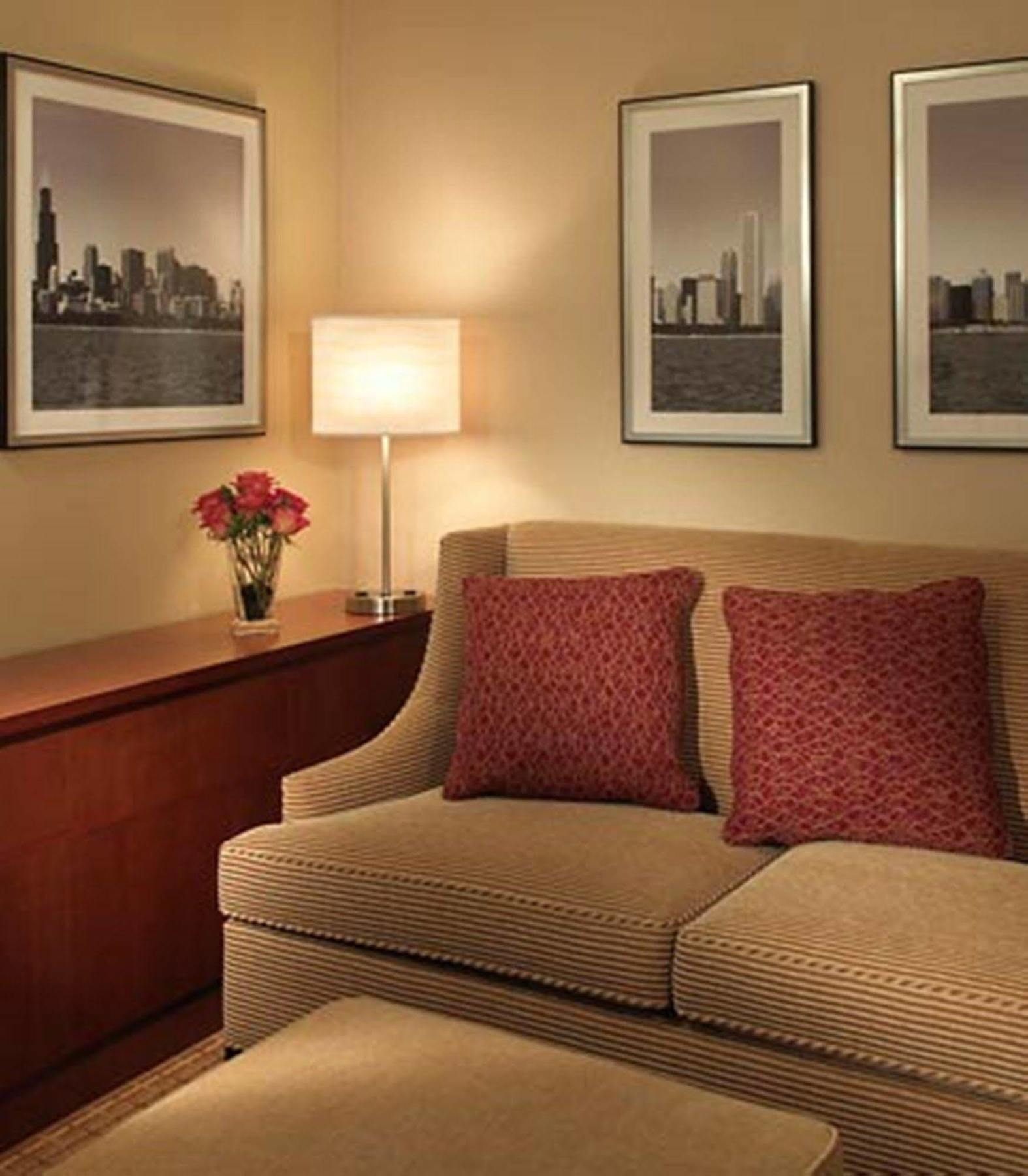 คอร์ตยาร์ด ชิคาโก ดาวน์ทาวน์/ริเวอร์ นอร์ท Hotel ห้อง รูปภาพ